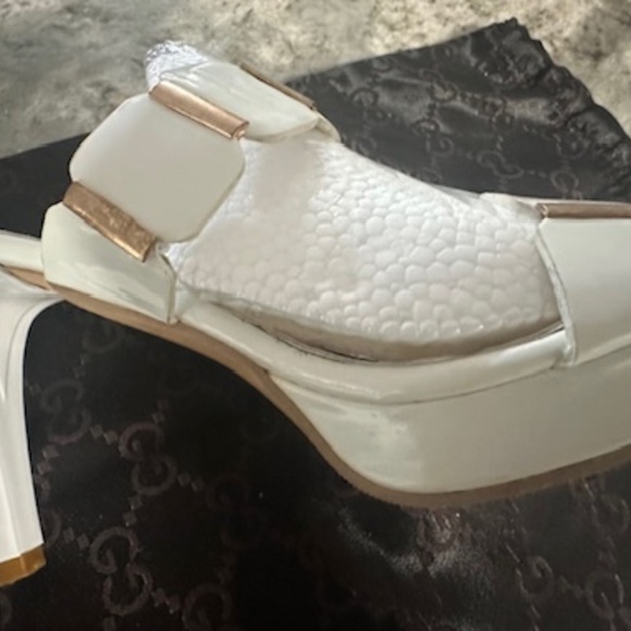 Simms White Pump Sandals - BRAND NEW! NEVER WORN Size 9 - Picture 5 of 16